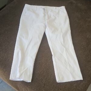 Bianco Woen's Classic White Crop Pants